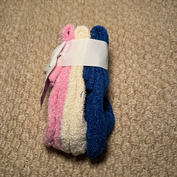 UGG Bailey Bow II Chestnut Boots • Like New • With Box - Picture 6 of 6